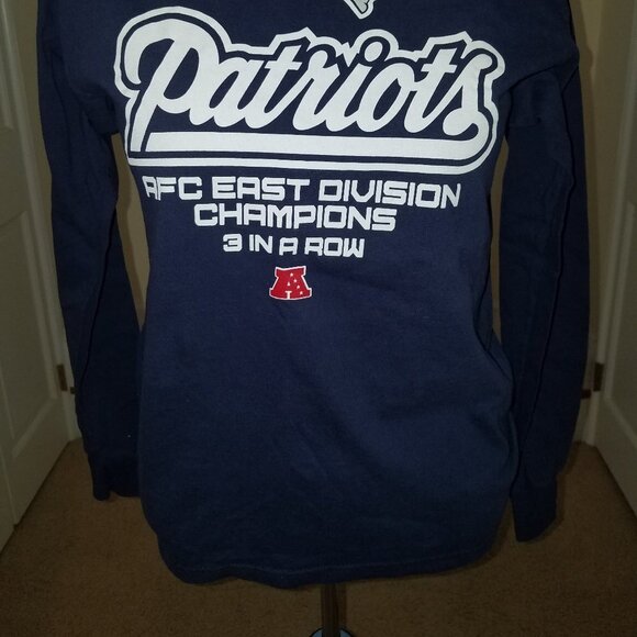 NFL Patriots Long sleeve v neck shirt sz Med - Picture 2 of 4